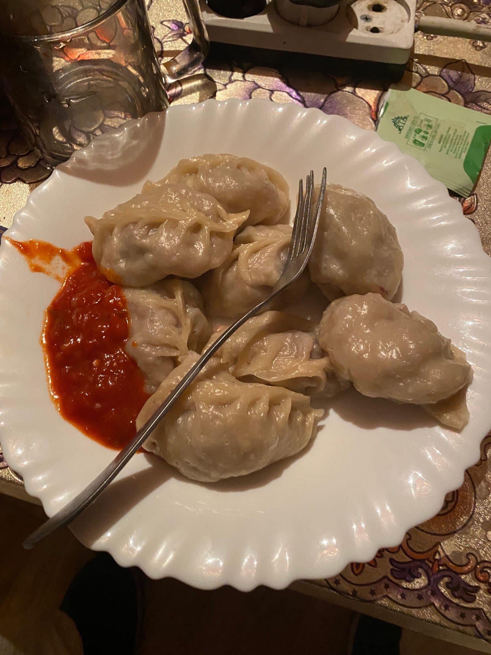 ボーズ（buuz）。蒸し餃子のような料理
