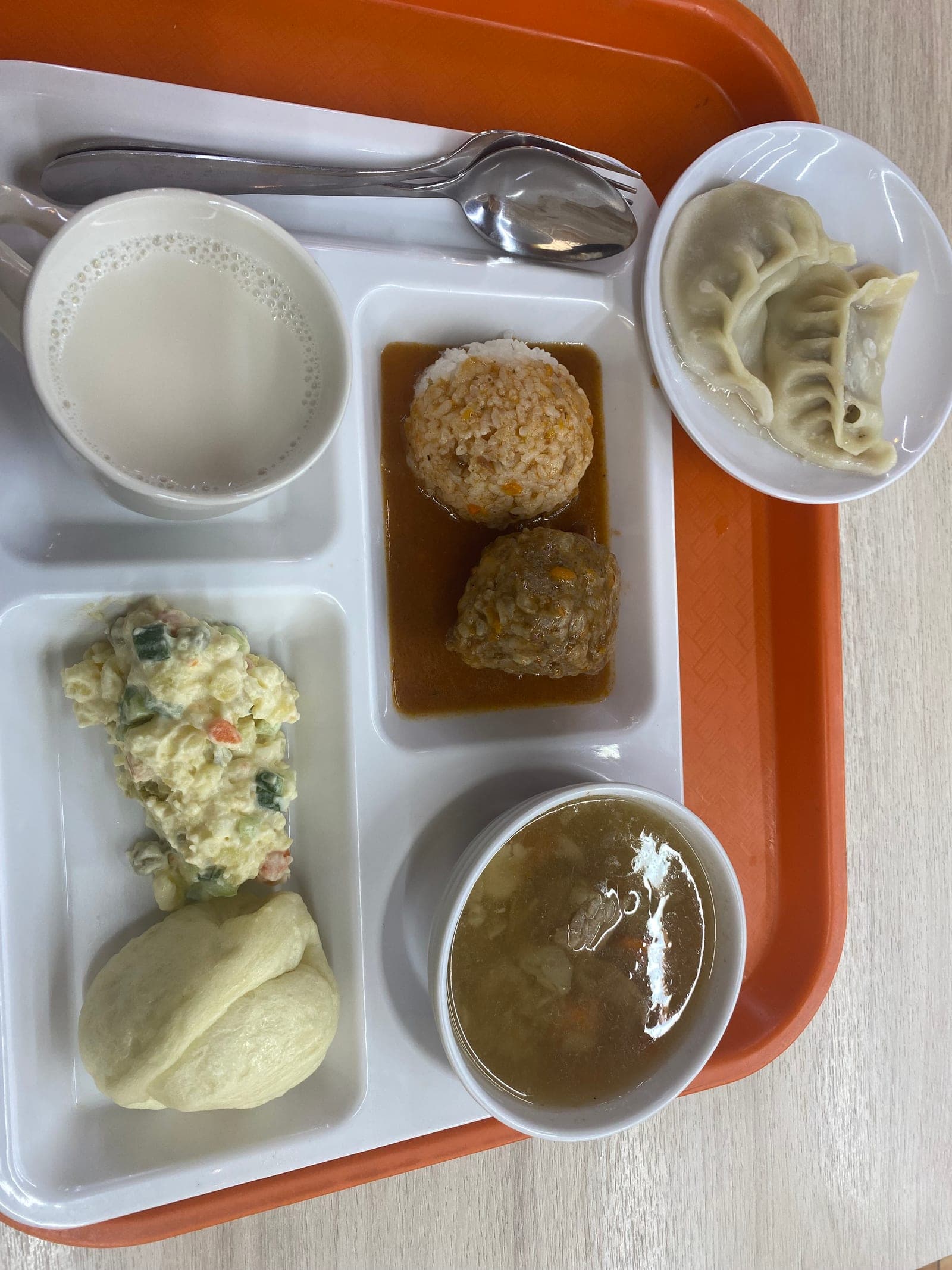 ファストフード店「Khaan Buuz」