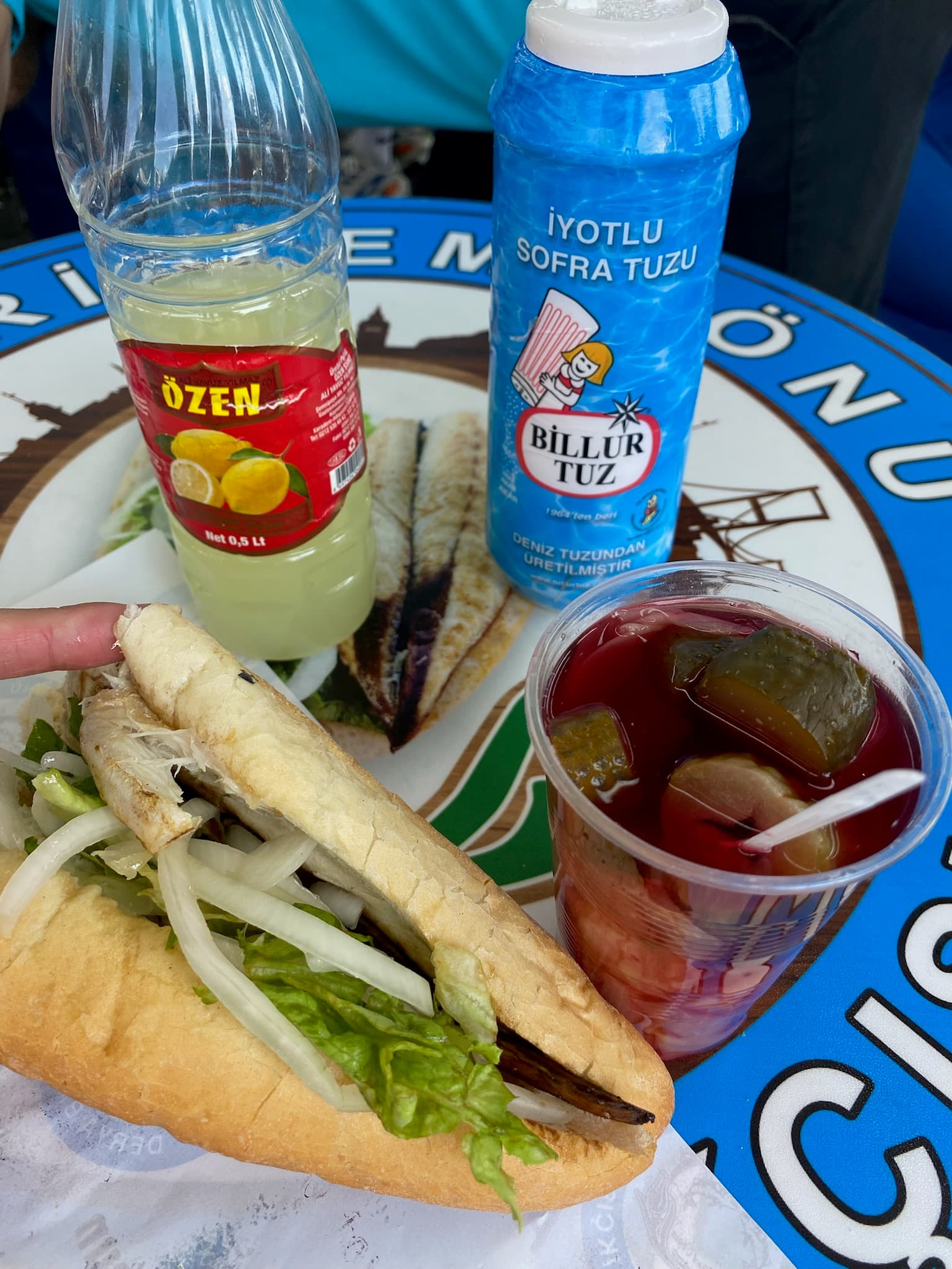 イスタンブールで食べたものまとめ|サバサンドとケバブとトルコアイス