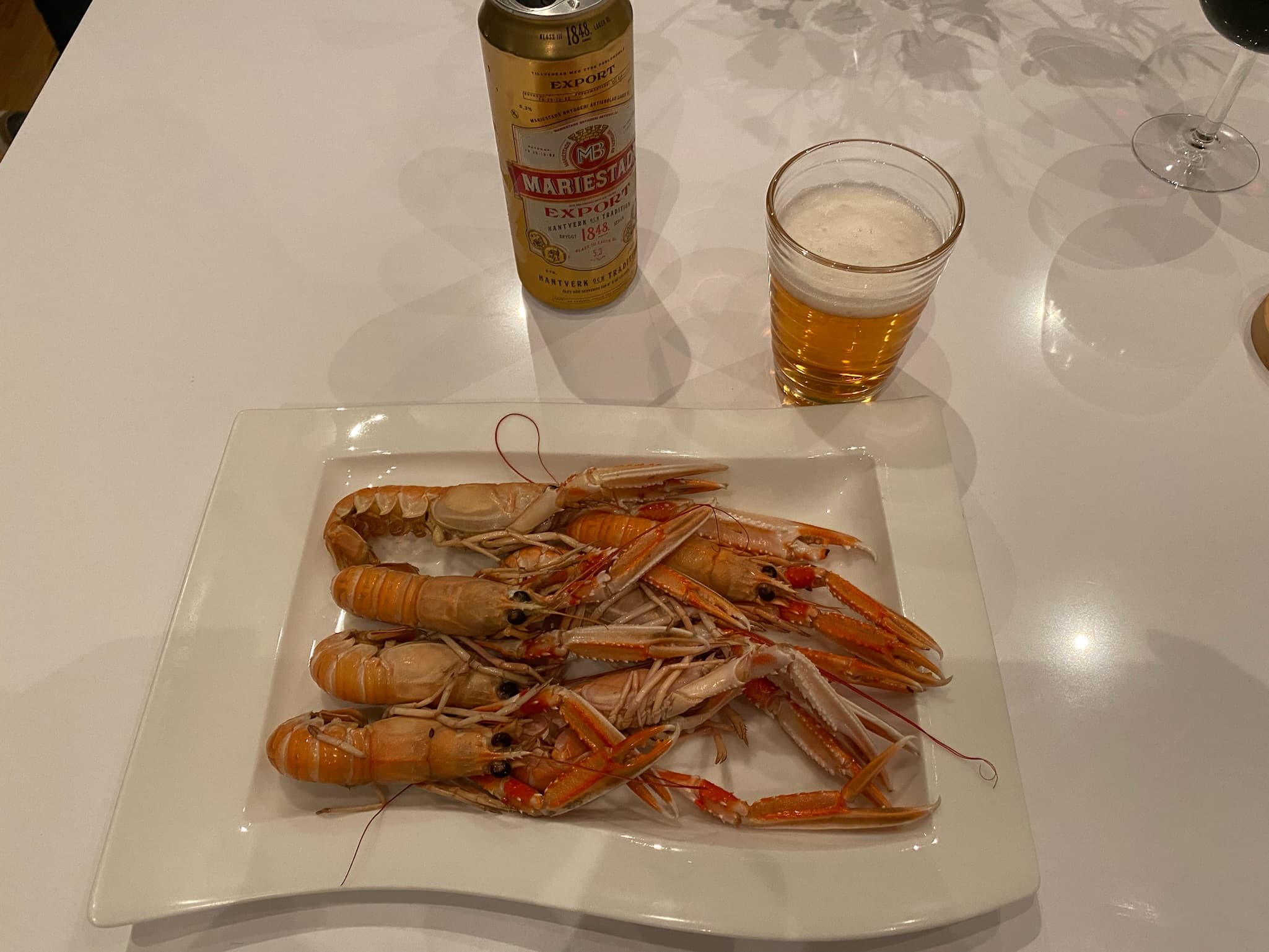 手長海老（ラングスティーヌ）とビール