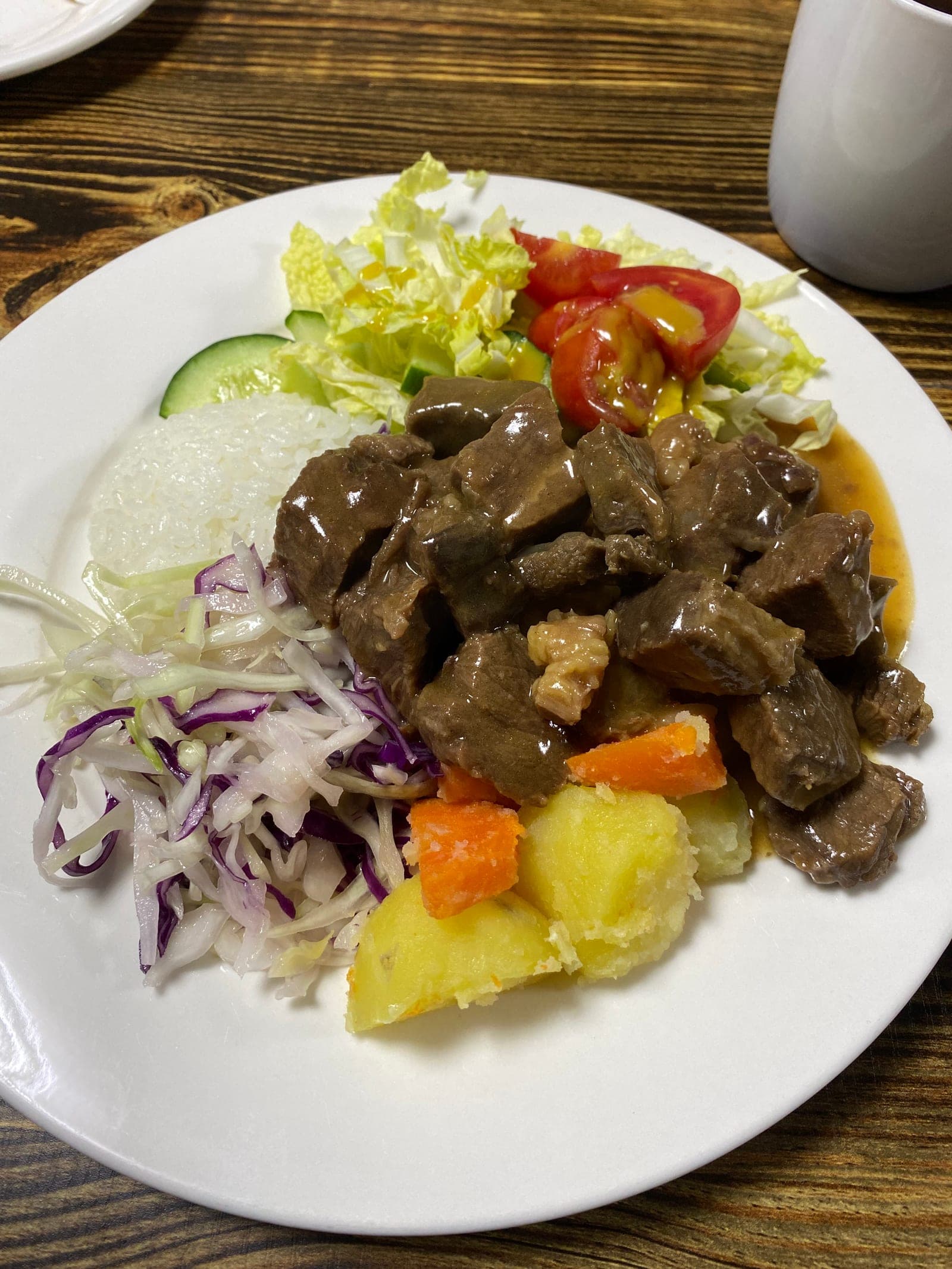 モンゴルごはんの記録|ラム肉料理とファストフード、飲み物いろいろ