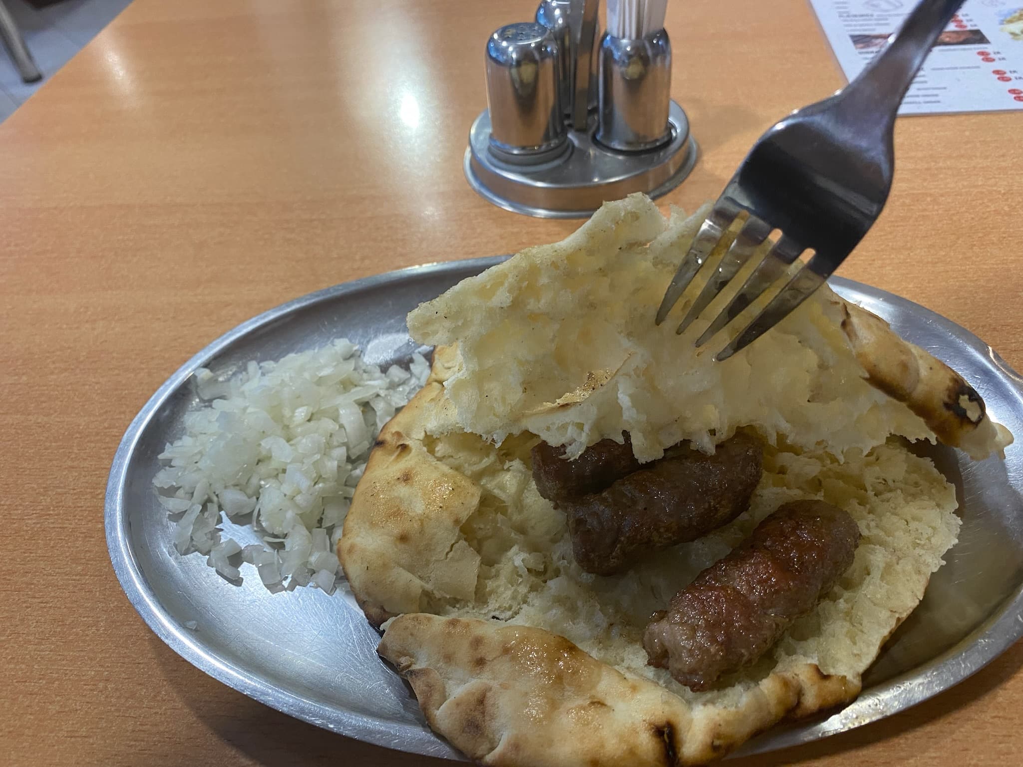 モスタルで食べたチェヴァピ